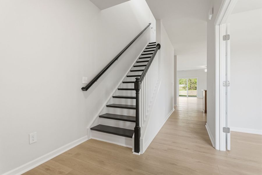 Spacious, unfurnished interior of a new home in Piper Creek, Newton (Image 15).