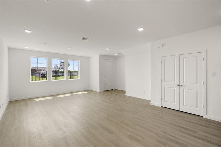5708 Lakeview- Primary Suite-1