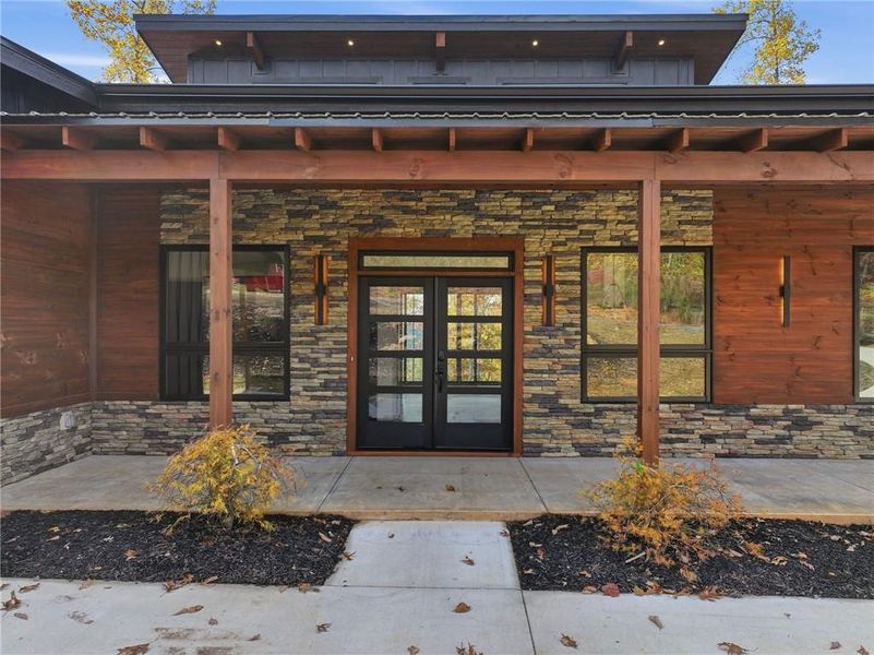 Exterior details and patio area of a home in , Jasper (Image 20).