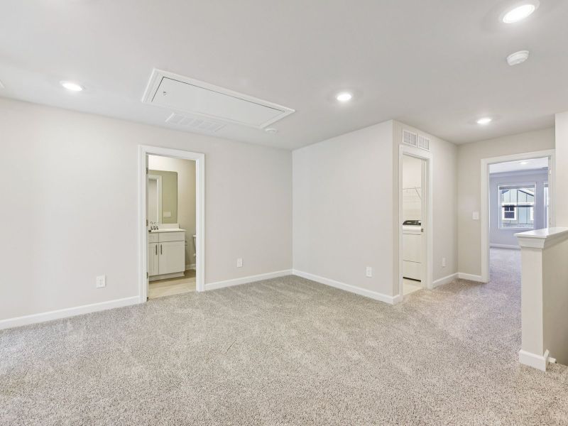 Spacious, unfurnished interior of a new home in Crossrail Station, Mooresville (Image 13).