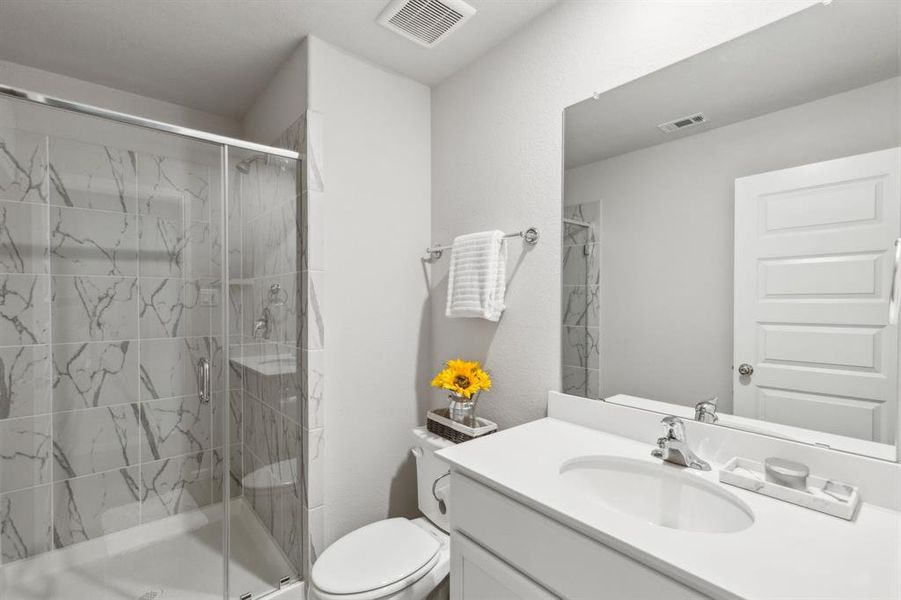 Full bathroom 2 with walk-in shower Full bathroom 2 with walk-in shower