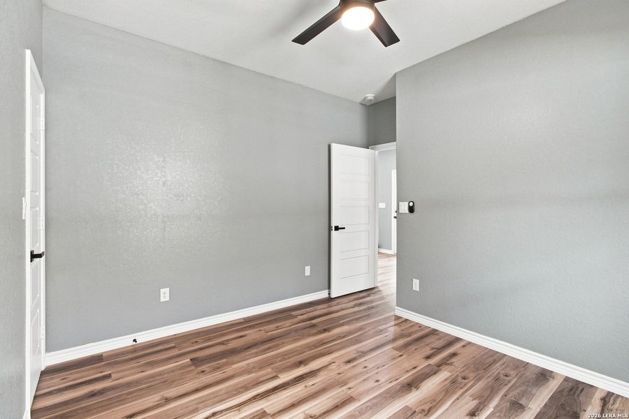 Spacious, unfurnished interior of a new home in , San Antonio (Image 10).