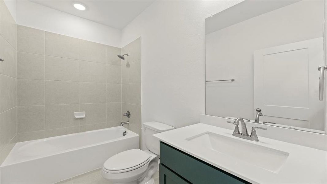 04. 1336 Burgess - 2ND Bath 04. 1336 Burgess - 2ND Bath