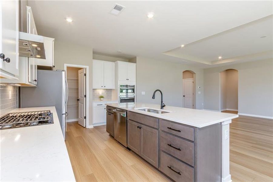 Furnished interior view inside a new home in Sweetbay Farm, Lawrenceville (Image 10).