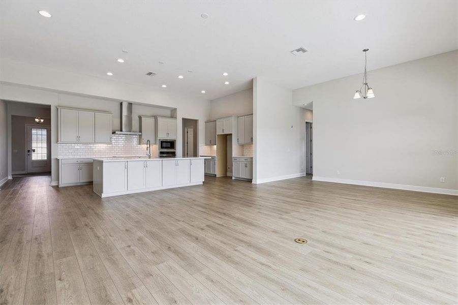 Spacious, unfurnished interior of a new home in Mirada, San Antonio (Image 19). Spacious, unfurnished interior of a new home in Mirada, San Antonio (Image 19).