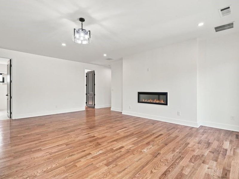 Spacious, unfurnished interior of a new home in , Marietta (Image 30).