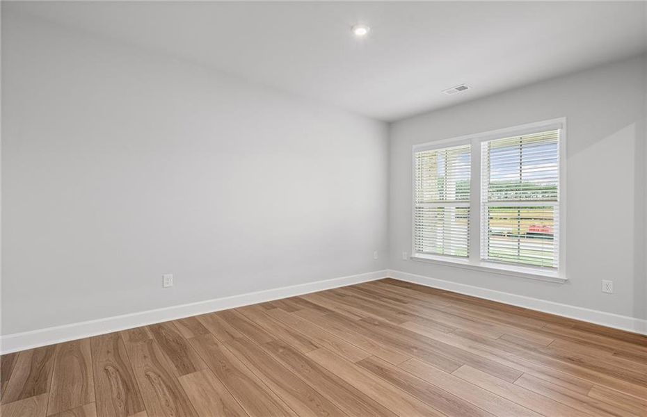 Spacious, unfurnished interior of a new home in Anderson Point Estates, McDonough (Image 31).