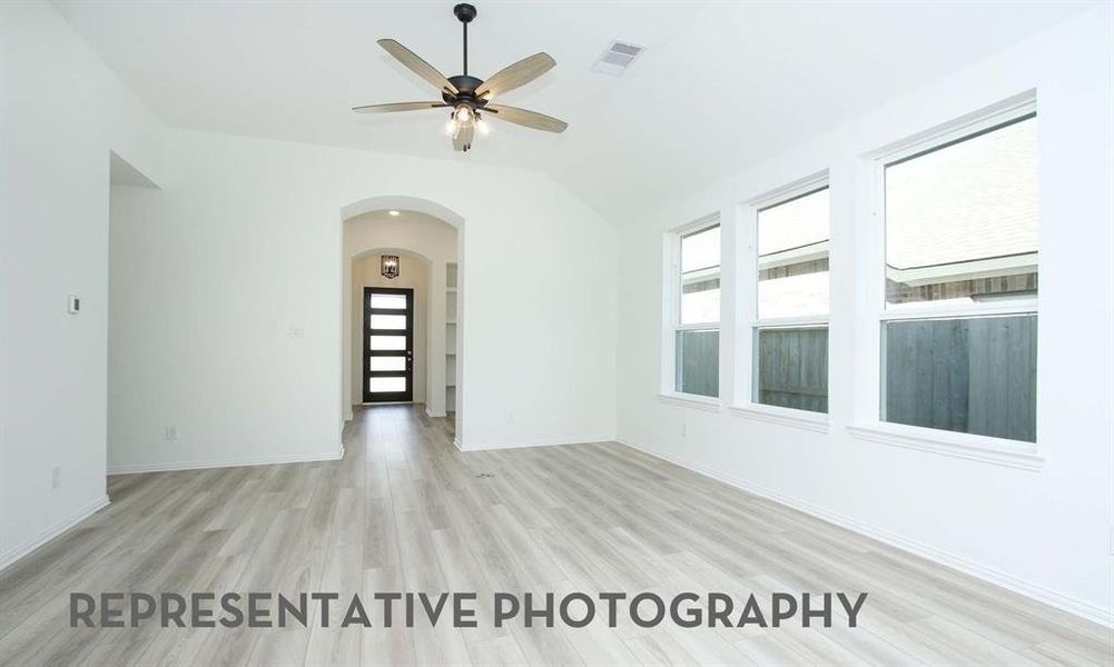 Spacious, unfurnished interior of a new home in Creekshaw, Royse City (Image 18). Spacious, unfurnished interior of a new home in Creekshaw, Royse City (Image 18).