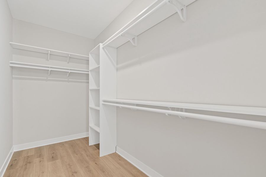 Spacious, unfurnished interior of a new home in White Oak, Arlington (Image 24).