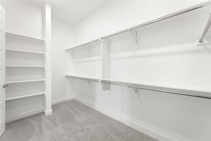 35 2508 Burnley  Closet