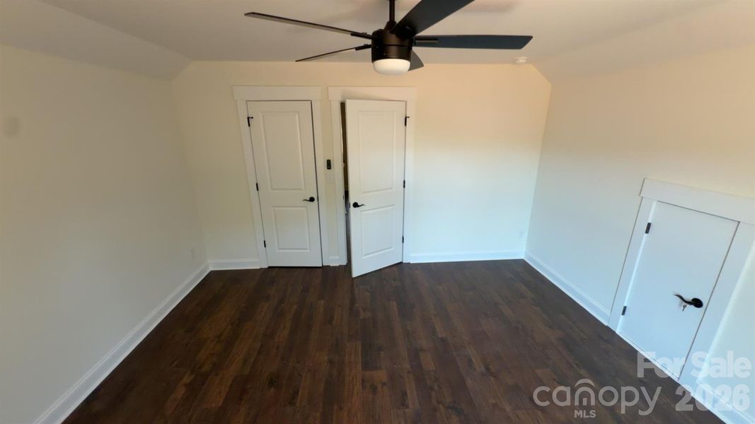 Spacious, unfurnished interior of a new home in , Salisbury (Image 6).