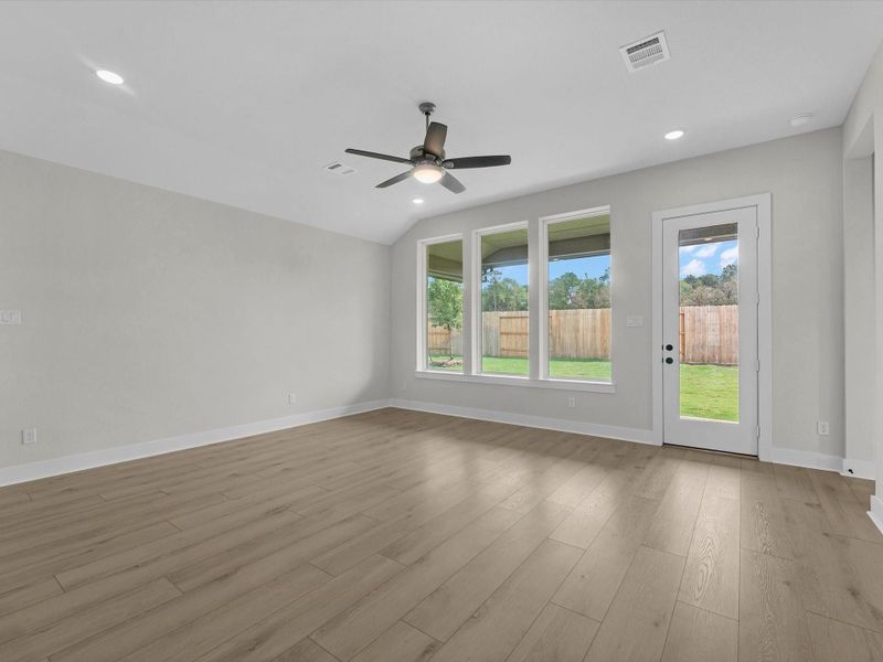 Spacious, unfurnished interior of a new home in Clopton Farms, Montgomery (Image 19).