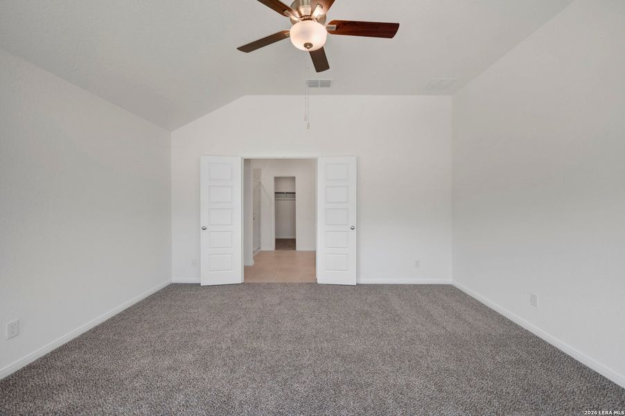 Spacious, unfurnished interior of a new home in Greenspoint Heights, Seguin (Image 30).