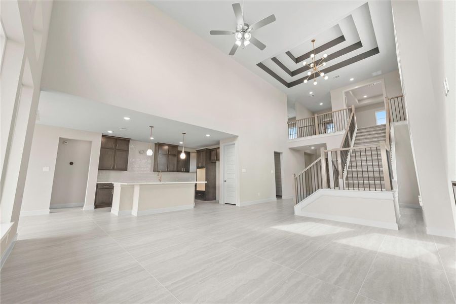 Spacious, unfurnished interior of a new home in Cross Creek West, Fulshear (Image 10).