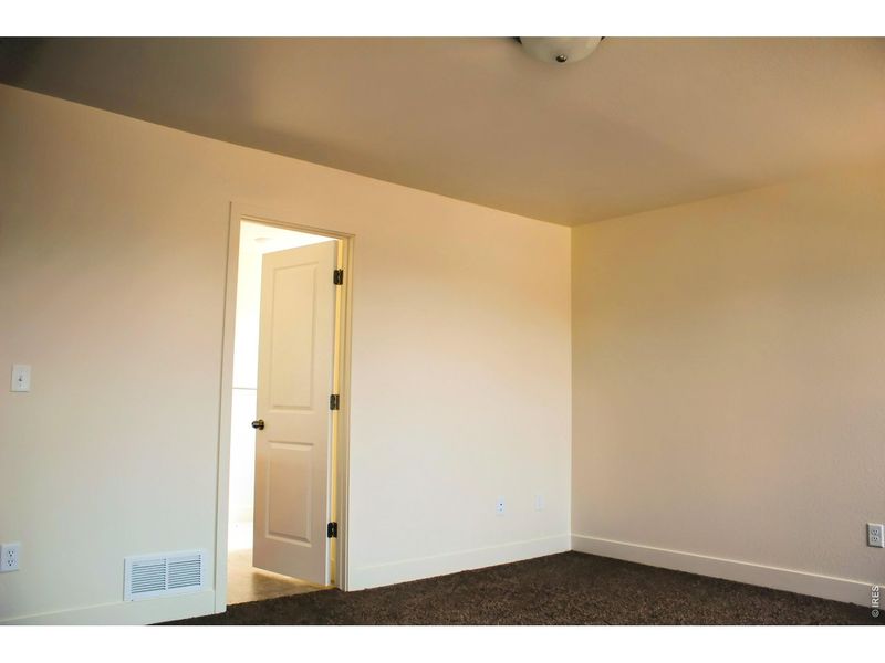 Spacious, unfurnished interior of a new home in , Johnstown (Image 13).