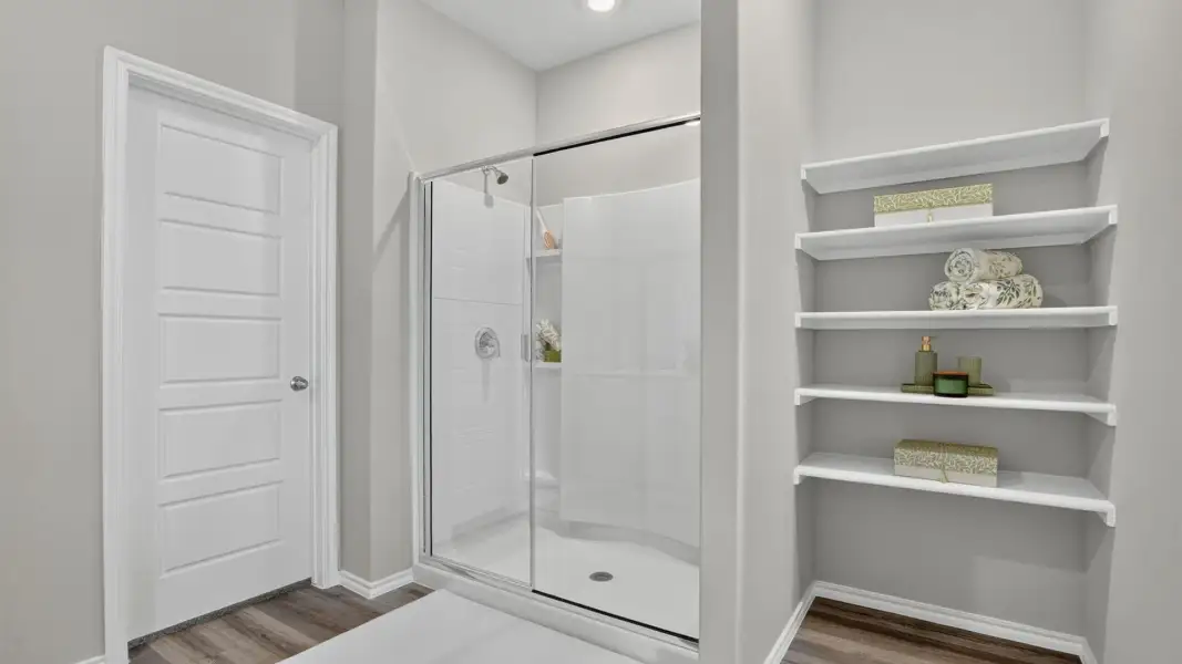 Furnished interior view inside a new home in Eagle Creek, Denton (Image 16).