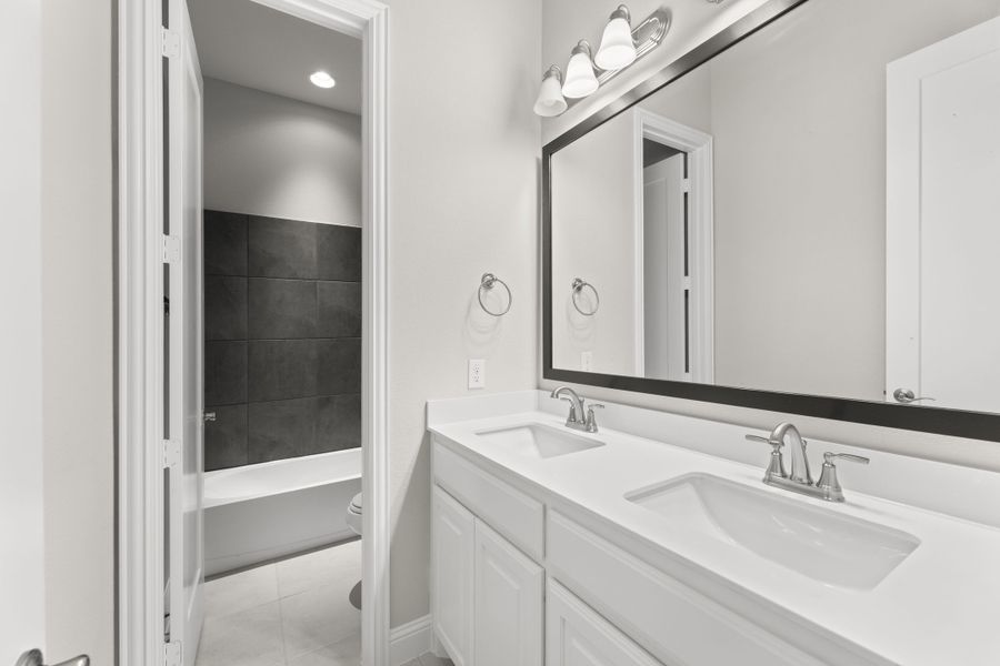 Representative furnished interior of a home built from the Carlow by Windsor Homes in Ridge Pointe Estates, McLendon-Chisholm (Image 8).