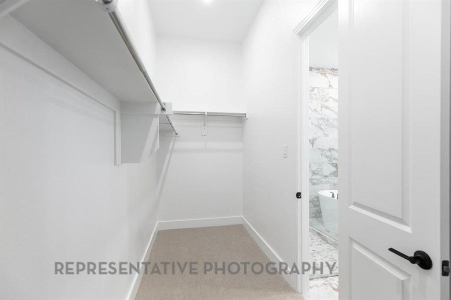 Spacious, unfurnished interior of a new home in Ridge Crossing, Waxahachie (Image 21).