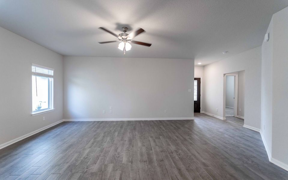 Spacious, unfurnished interior of a new home in Hickory Ridge, Elmendorf (Image 9). Spacious, unfurnished interior of a new home in Hickory Ridge, Elmendorf (Image 9).
