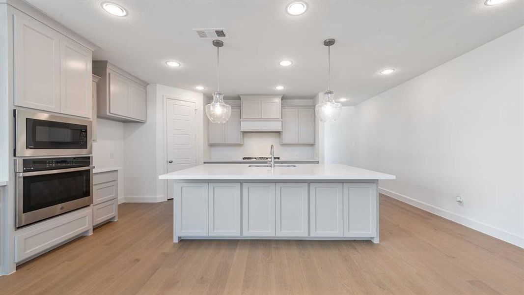 Furnished interior view inside a new home in Mosaic 50', Celina (Image 11). Furnished interior view inside a new home in Mosaic 50', Celina (Image 11).