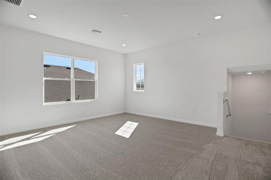 Spacious, unfurnished interior of a new home in Angeline, Land O' Lakes (Image 22).