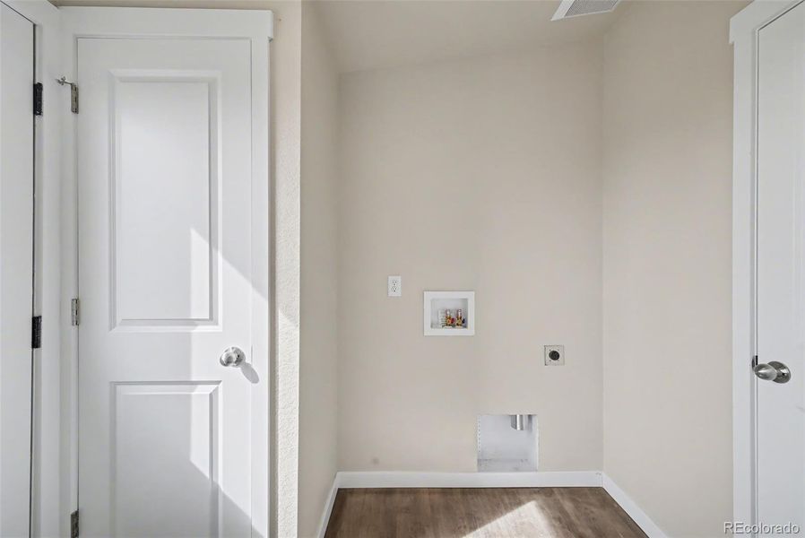 Spacious, unfurnished interior of a new home in , Calhan (Image 19).