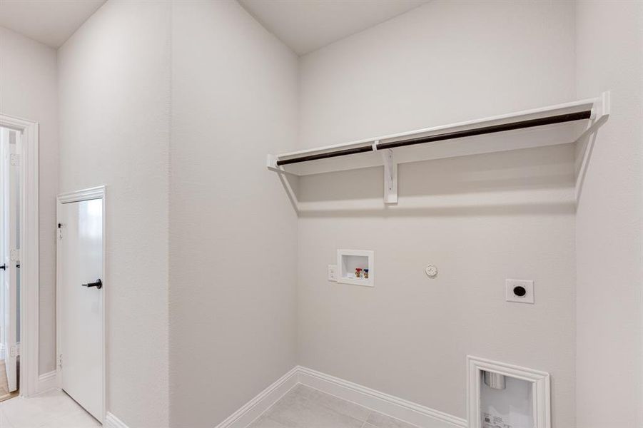 Spacious, unfurnished interior of a new home in Hunters Ridge, Crowley (Image 22).