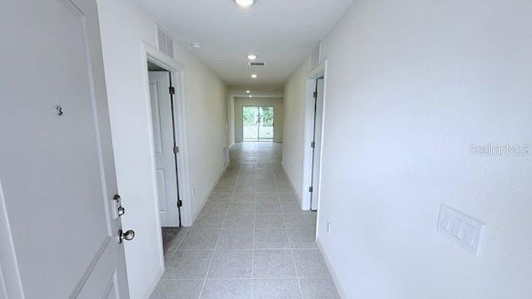 Spacious, unfurnished interior of a new home in , Palm Coast (Image 5).