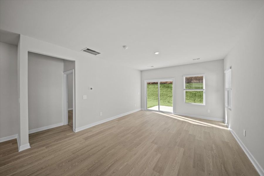 Spacious, unfurnished interior of a new home in Village at White Pine, Pendleton (Image 12).