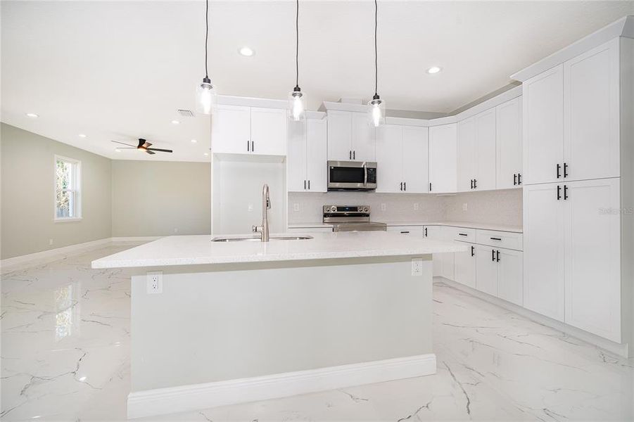 Furnished interior view inside a new home in , Orlando (Image 7).