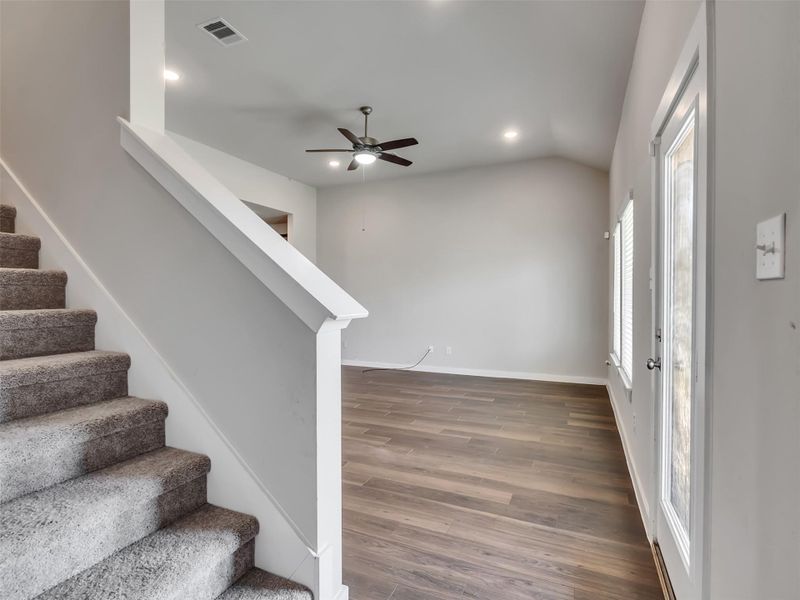 Spacious, unfurnished interior of a new home in , La Marque (Image 19).