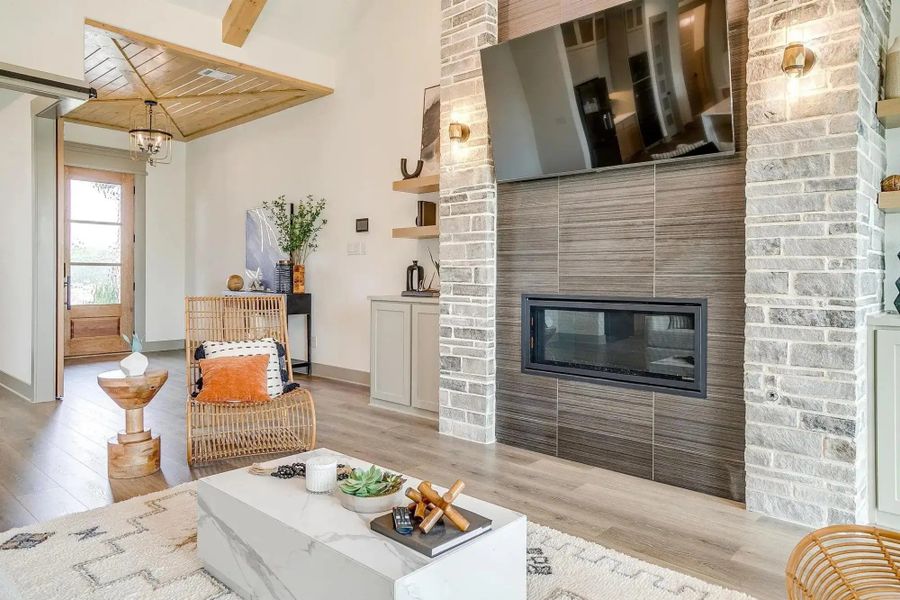 Representative furnished interior of a home built from the The Luke by Elmwood Custom Homes in Ranch at Stone Hill, Waxahachie (Image 34).
