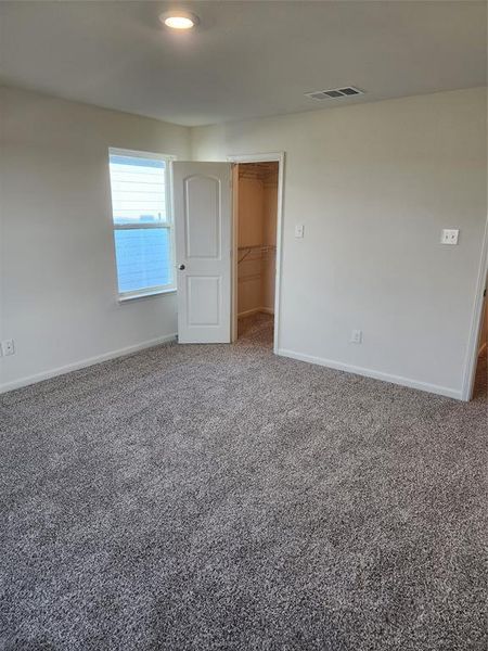 Spacious, unfurnished interior of a new home in , Princeton (Image 6).