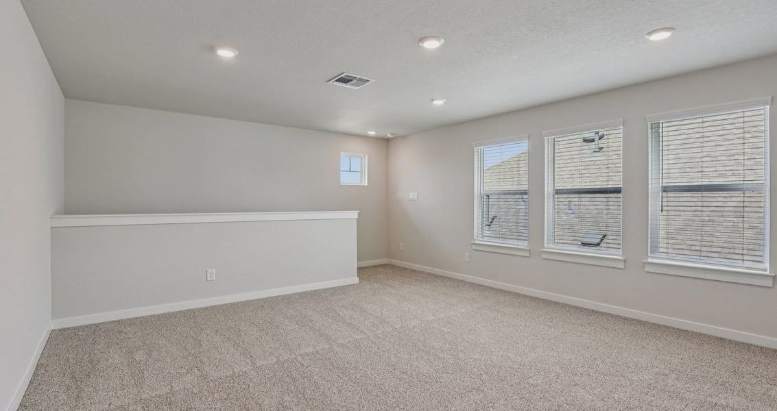 Spacious, unfurnished interior of a new home in Meyer Ranch, New Braunfels (Image 10). Spacious, unfurnished interior of a new home in Meyer Ranch, New Braunfels (Image 10).