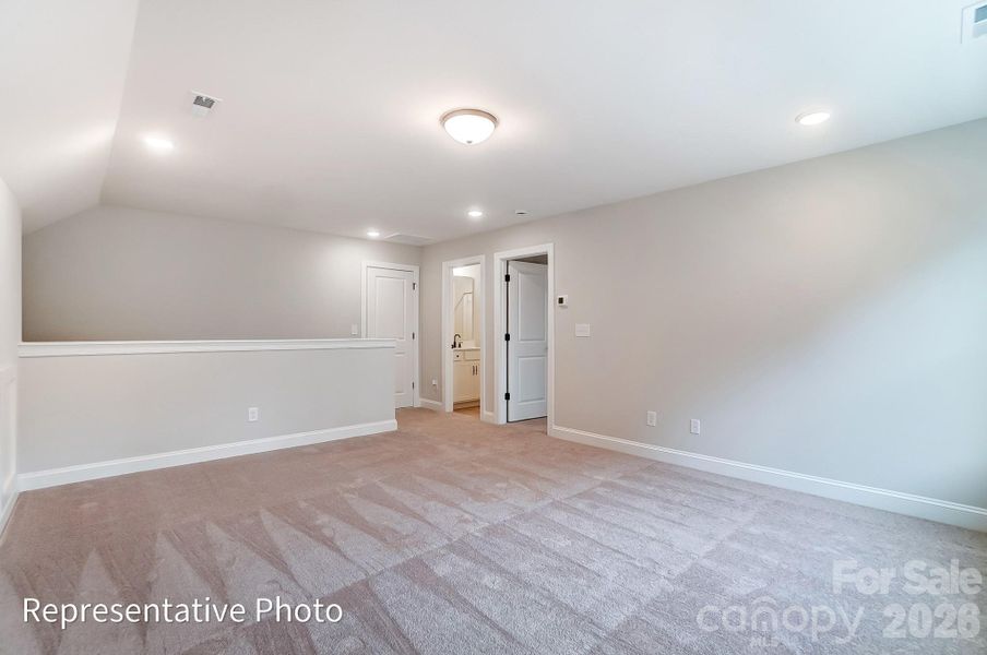 Spacious, unfurnished interior of a new home in Rone Creek, Waxhaw (Image 24).