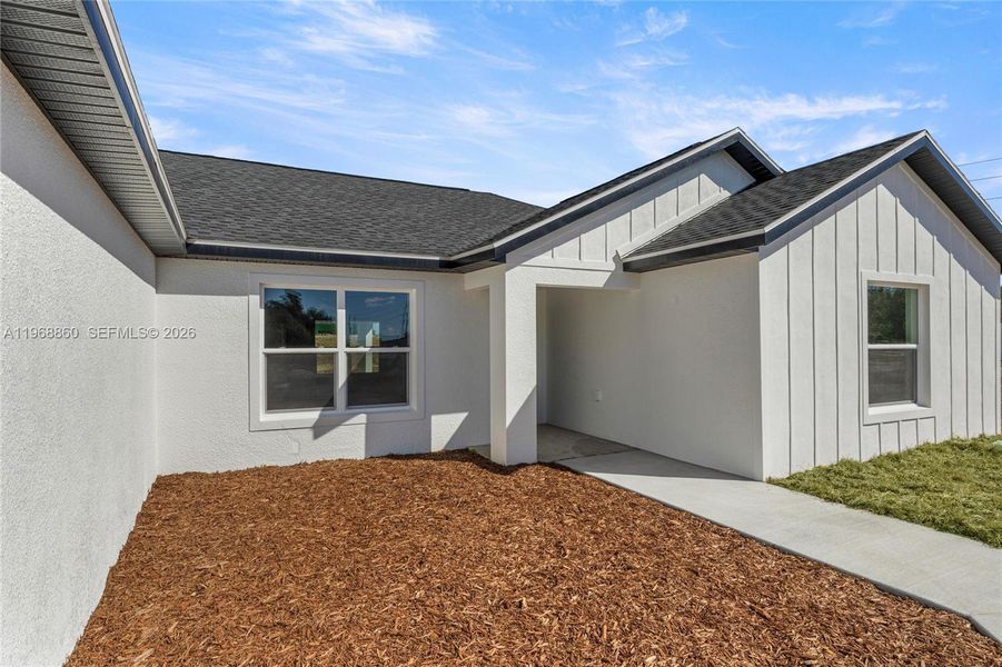 Exterior details and patio area of a home in , Ocala (Image 16).