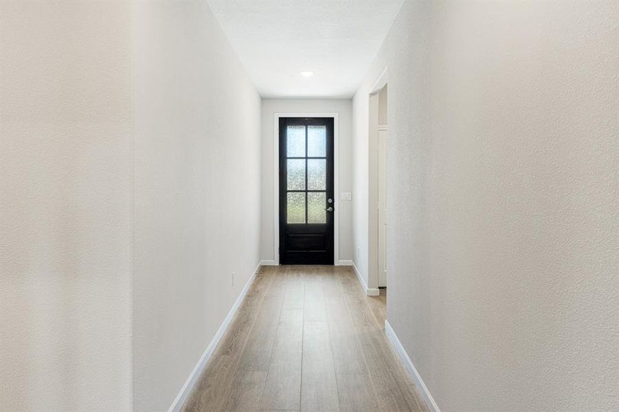 Spacious, unfurnished interior of a new home in Eagle Glen Elements, Alvarado (Image 34).