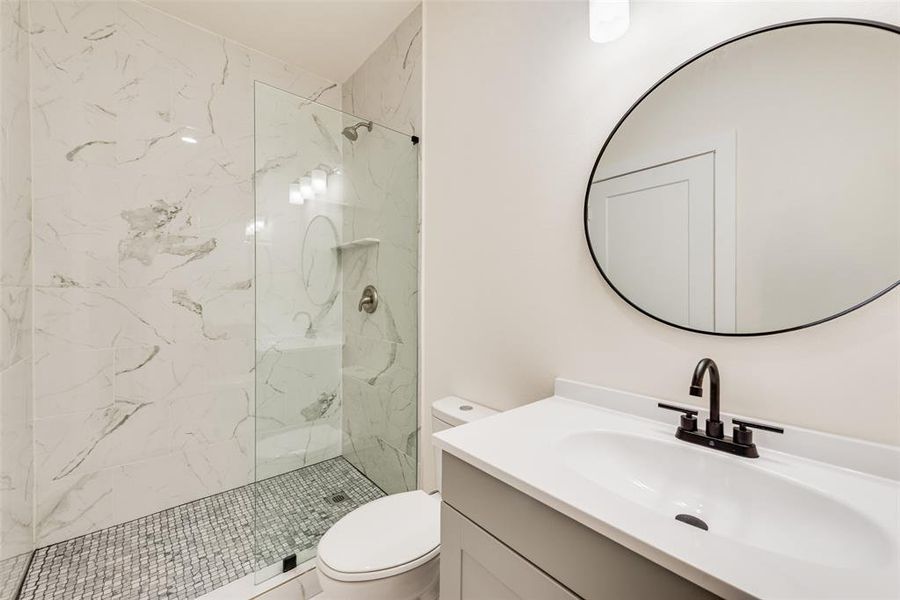 Furnished interior view inside a new home in , Dallas (Image 9).