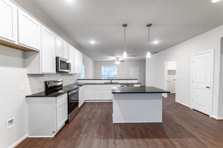 Furnished interior view inside a new home in Sanctuary, Salado (Image 7).