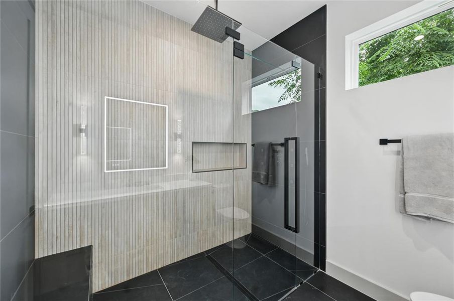Full Shower With Sitting Area Full Shower With Sitting Area