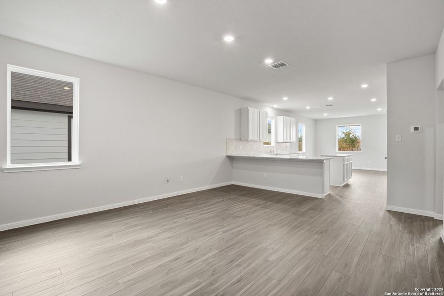 Spacious, unfurnished interior of a new home in Timber Creek, San Antonio (Image 26). Spacious, unfurnished interior of a new home in Timber Creek, San Antonio (Image 26).