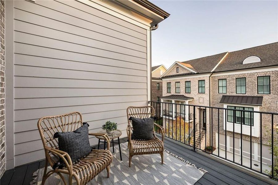 Exterior details and patio area of a home in Towns on Thompson, Alpharetta (Image 29).