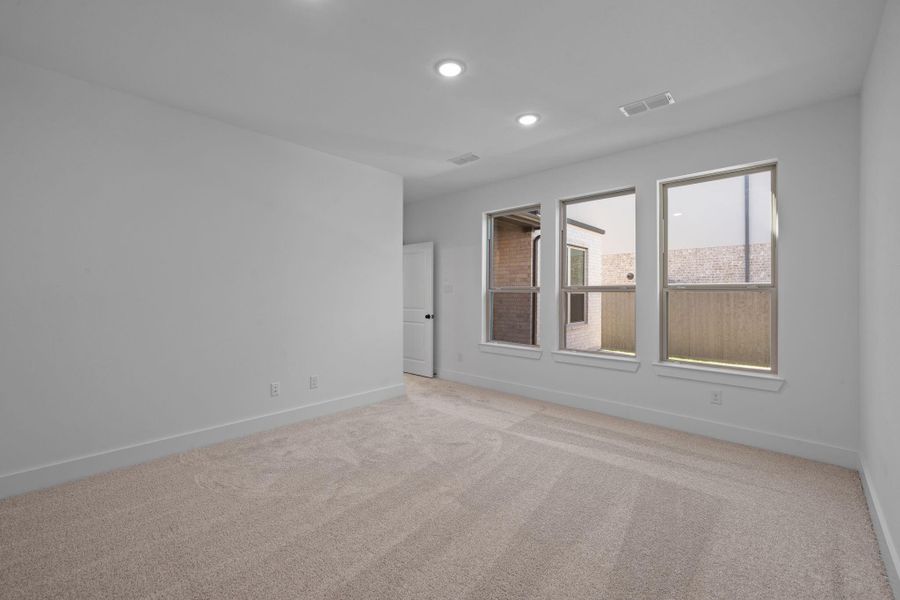 Spacious, unfurnished interior of a new home in Jubilee 45', 70', Hockley (Image 30).