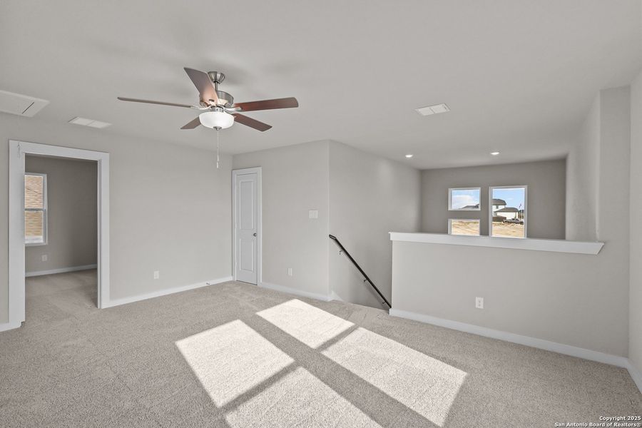 Spacious, unfurnished interior of a new home in Garden Grove, Schertz (Image 27).