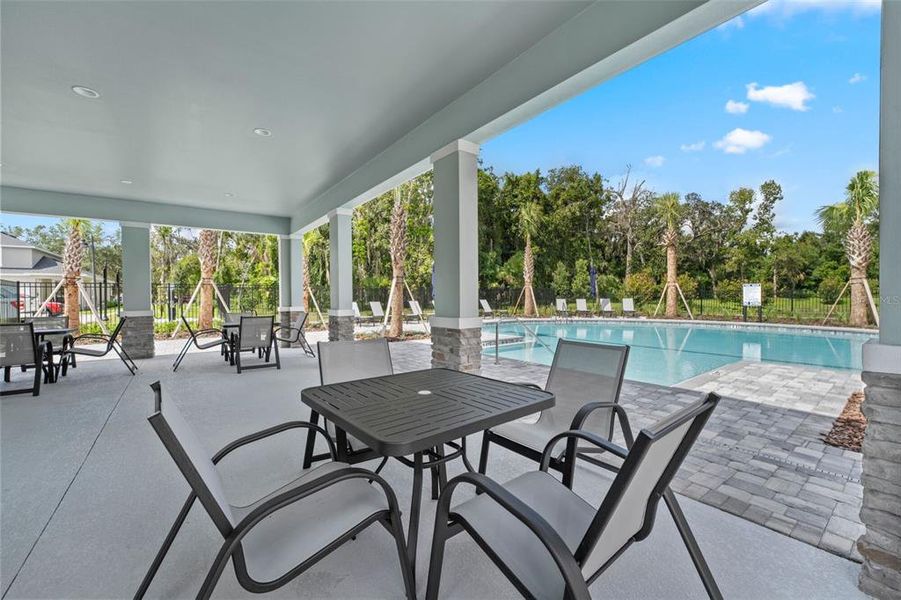Exterior details and patio area of a home in , Winter Springs (Image 28).