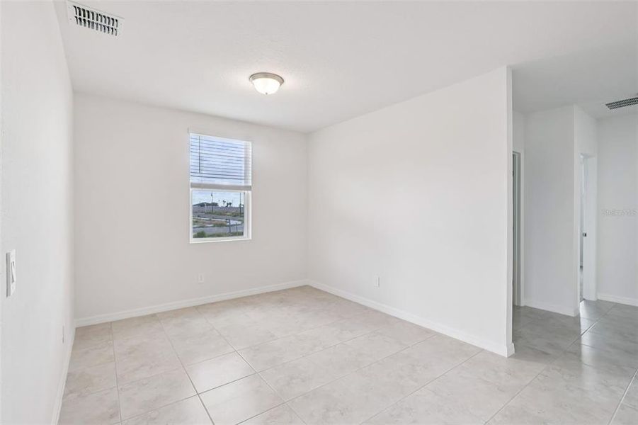 Spacious, unfurnished interior of a new home in Crosswinds - Signature Series, Haines City (Image 30).