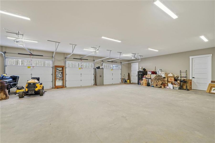 Spacious, unfurnished interior of a new home in , Dawsonville (Image 21). Spacious, unfurnished interior of a new home in , Dawsonville (Image 21).