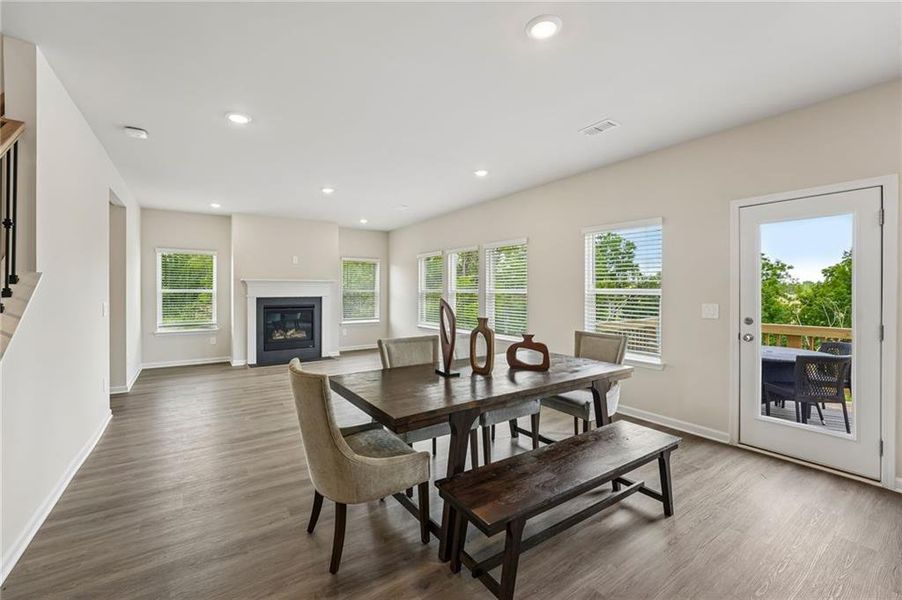 Furnished interior view inside a new home in Ivey Township, Dallas (Image 6).