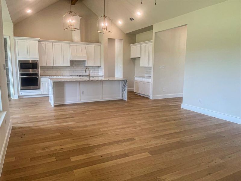 Spacious, unfurnished interior of a new home in Tuscan Estates, Waxahachie (Image 14).