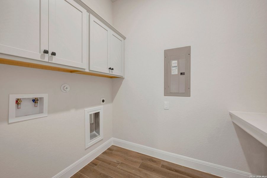 Spacious, unfurnished interior of a new home in Davis Ranch 50', San Antonio (Image 32).